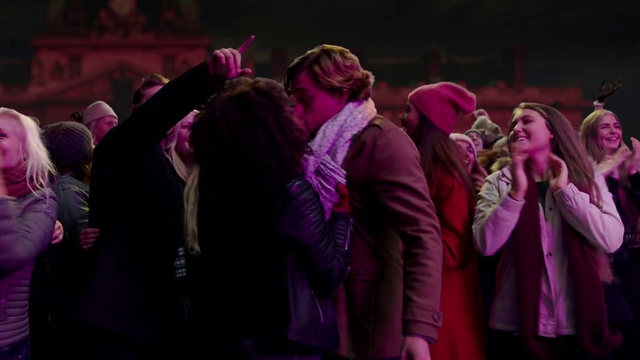 Video Reference: Purple, Microphone, Violet, Pink, Entertainment, Hat, Magenta, Music, Tie, Crowd