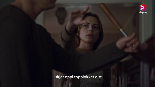 Video Reference: Eyebrow, Flash photography, Gesture, Eyelash, Long hair, Event, Makeover, Photo caption, Darkness, Room