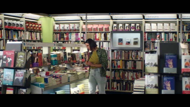 Video Reference: Shelf, Publication, Shelving, Bookcase, Customer, Building, Retail, Book, Table, Service