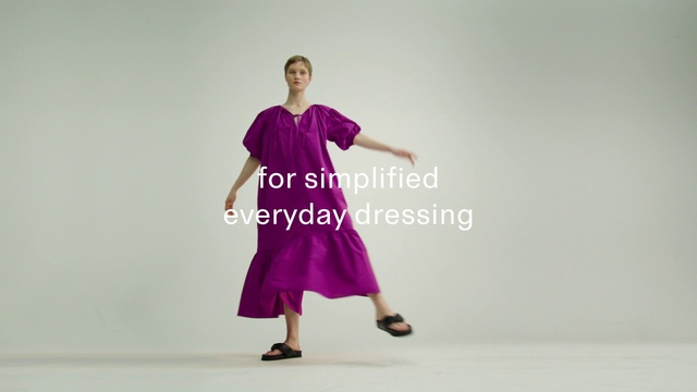 Video Reference: Footwear, One-piece garment, Shoulder, Sleeve, Happy, Waist, Gesture, Knee, Performing arts, Dress