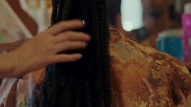 Video Reference: Hand, Neck, Wood, Eyelash, Sleeve, Gesture, Nail, Trunk, Waist, Wrist