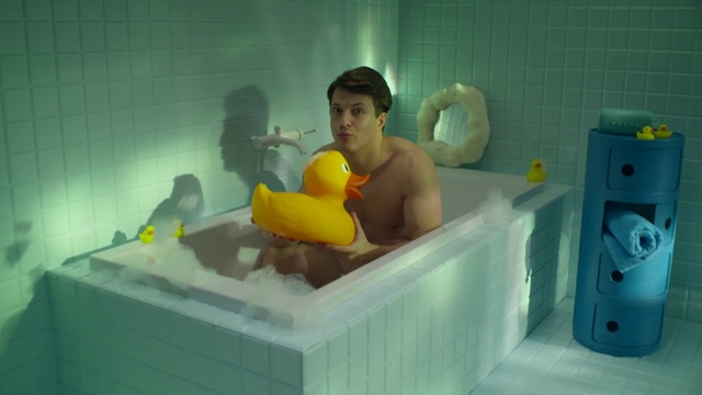 Video Reference: Bathtub, Plumbing fixture, Toy, Bathing, Bathroom, Bath toy, Fun, rubber ducky, Leisure, Plumbing