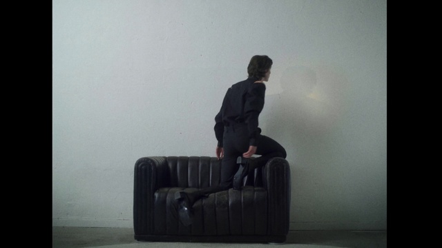 Video Reference: Flash photography, Comfort, Sky, Grey, Knee, Tints and shades, Automotive design, Darkness, Travel, Flooring