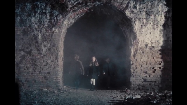 Video Reference: Tunnel, Cave, Tints and shades, Darkness, Flash photography, Arch, Recreation, Rock, History, Room