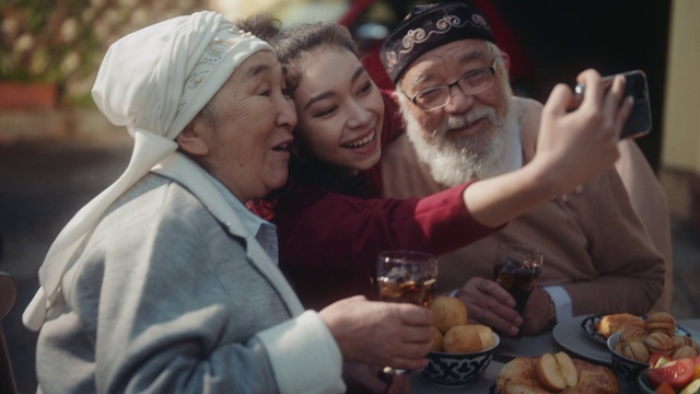 Video Reference: Smile, Hand, Tableware, Cap, Beard, Happy, Jacket, Baseball cap, Friendship, Event