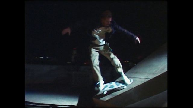 Video Reference: Flash photography, Entertainment, Performing arts, Event, Display device, Darkness, Projection screen, Performance art, Choreography, Music