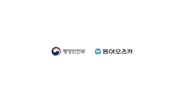 Video Reference: Rectangle, Font, Electric blue, Logo, Brand, Graphics, Circle, Magenta