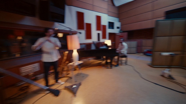 Video Reference: Wood, Musician, Flooring, Audio equipment, Hardwood, Event, Entertainment, Building, Room, Leisure