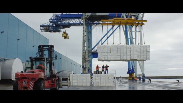 Video Reference: Wheel, Tire, Water, Vehicle, Sky, Truck, Gas, Engineering, Crane, Machine