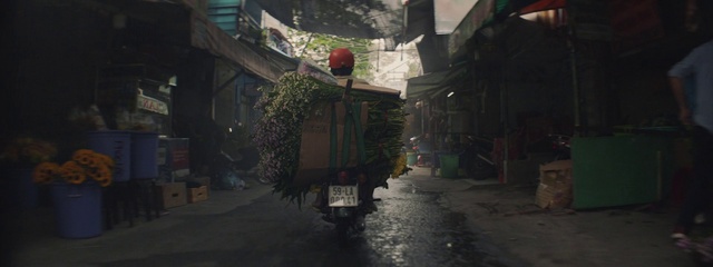 Video Reference: Tire, Wheel, Road surface, Automotive tire, Mode of transport, Automotive lighting, Vehicle, Motor vehicle, Asphalt, Alley