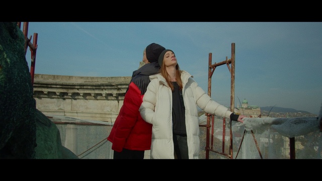 Video Reference: Sky, Flash photography, Gesture, Happy, Travel, People in nature, Landscape, Hat, Fun, Tourism