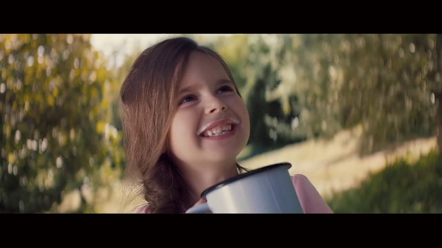 Video Reference: Smile, Lip, Plant, Eye, Facial expression, People in nature, Natural environment, Flash photography, Happy, Tree