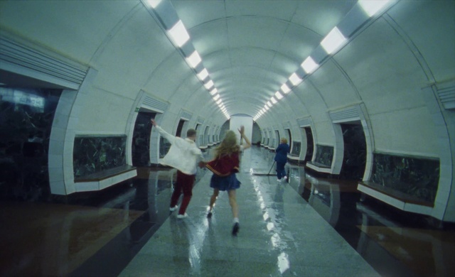 Video Reference: Architecture, Gesture, Building, Symmetry, Tunnel, Circle, Road, Ceiling, Flooring, Arch