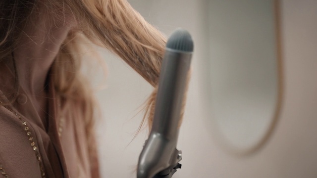 Video Reference: Head, Lip, Eyelash, Human body, Eyewear, Gesture, Wood, Finger, Waist, Audio equipment