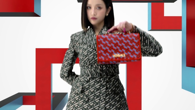 Video Reference: Hand, Outerwear, Arm, Photograph, White, Black, Fashion, Human body, One-piece garment, Neck