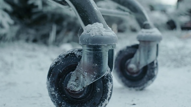 Video Reference: Tire, Automotive tire, Motor vehicle, Tread, Wood, Water, Wheel, Rim, Gas, Freezing