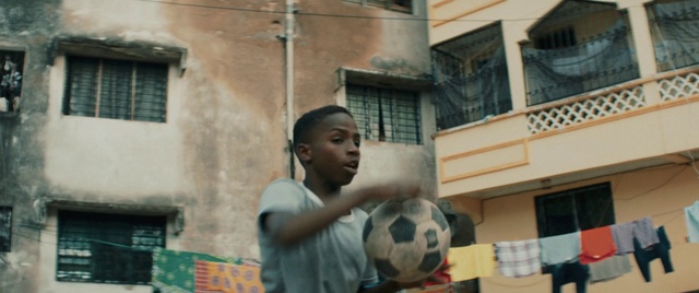 Video Reference: Window, Soccer, World, Sports equipment, Football, Building, Ball, Sports uniform, Leisure, Fun