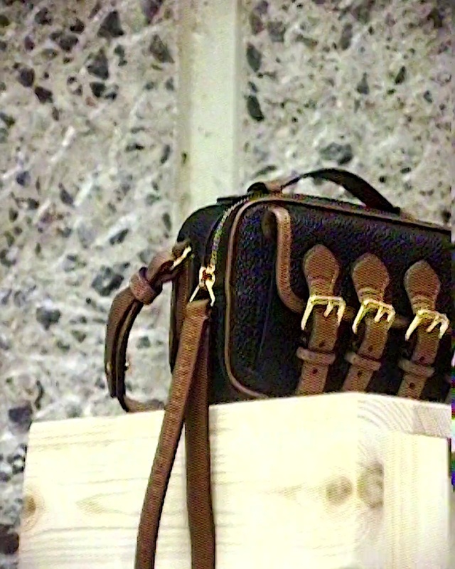 Video Reference: Wood, Luggage and bags, Bag, Eyewear, Tartan, Audio equipment, Rope, Strap, Goggles, Street fashion