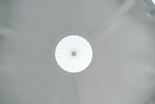 Video Reference: Eye, Cloud, Sky, Water, Tints and shades, Circle, Symmetry, Fashion accessory, Ceiling, Meteorological phenomenon
