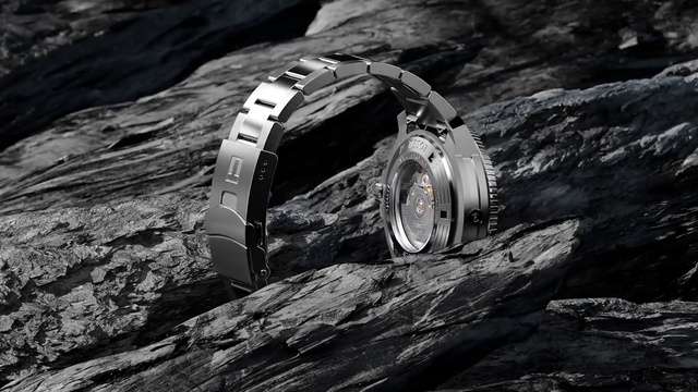 Video Reference: Water, Automotive tire, Flash photography, Motor vehicle, Sports gear, Wood, Black-and-white, Automotive lighting, Style, Automotive design