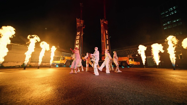 Video Reference: Light, Lighting, Entertainment, Performing arts, Fire, Asphalt, Heat, Fun, Event, Electricity