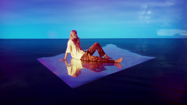 Video Reference: Sky, Water, Landscape, People in nature, Leisure, Art, Horizon, Fun, Event, Sitting