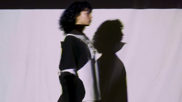 Video Reference: Sleeve, Gesture, Fashion design, Event, Waist, Formal wear, Font, Fur, Shadow, Fun