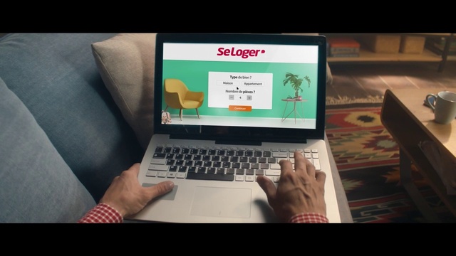Video Reference: Computer, Hand, Personal computer, Touchpad, Netbook, Computer keyboard, Output device, Input device, Space bar, Laptop