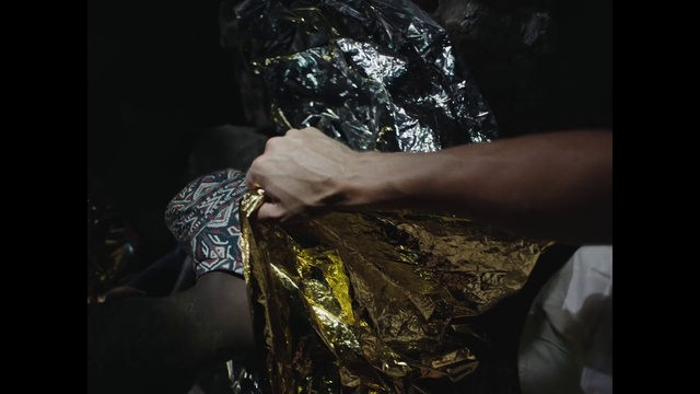 Video Reference: Sleeve, Flash photography, Gesture, Automotive lighting, Automotive design, Automotive exterior, Glass, Vehicle door, Art, Fashion design