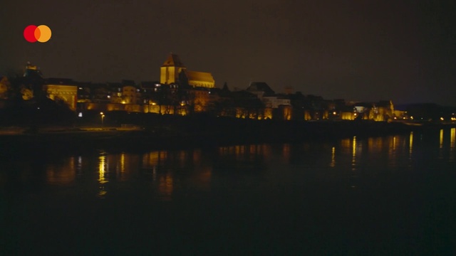 Video Reference: Water, Sky, Building, Dusk, Architecture, Atmospheric phenomenon, Lake, Horizon, Bank, City