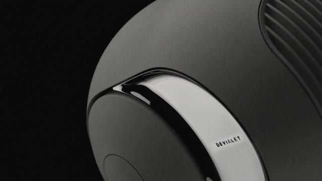 Video Reference: Peripheral, Input device, Mouse, Automotive design, Gadget, Audio equipment, Font, Computer hardware, Computer component, Fashion accessory