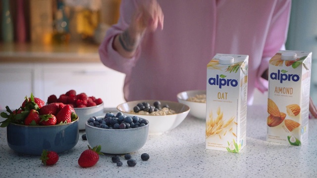 Video Reference: Food, Tableware, Dishware, Ingredient, Recipe, Cuisine, Natural foods, Plate, Dish, Grape