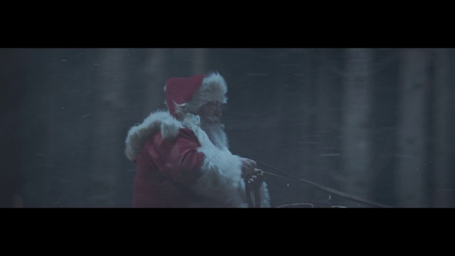 Video Reference: Flash photography, Entertainment, Performing arts, Event, Smoke, Hat, Fur, Singer, Font, Music artist