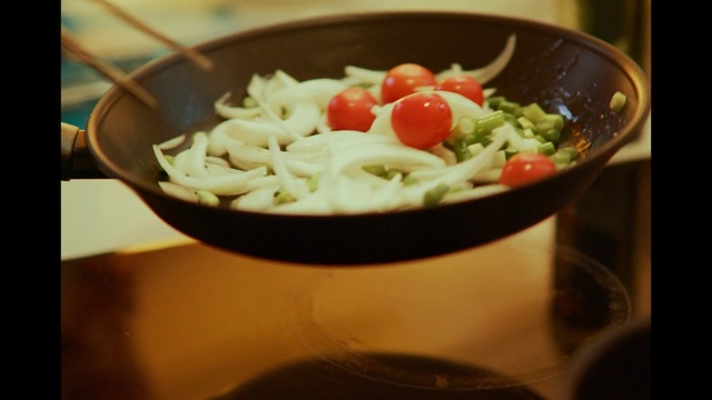 Video Reference: Food, Frying pan, Pasta, Ingredient, Recipe, Dishware, Cookware and bakeware, Tableware, Staple food, Cuisine