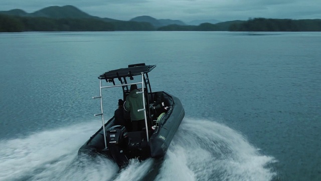 Video Reference: Water, Boat, Watercraft, Sky, Vehicle, Naval architecture, Cloud, Lake, Outdoor recreation, Boats and boating--Equipment and supplies