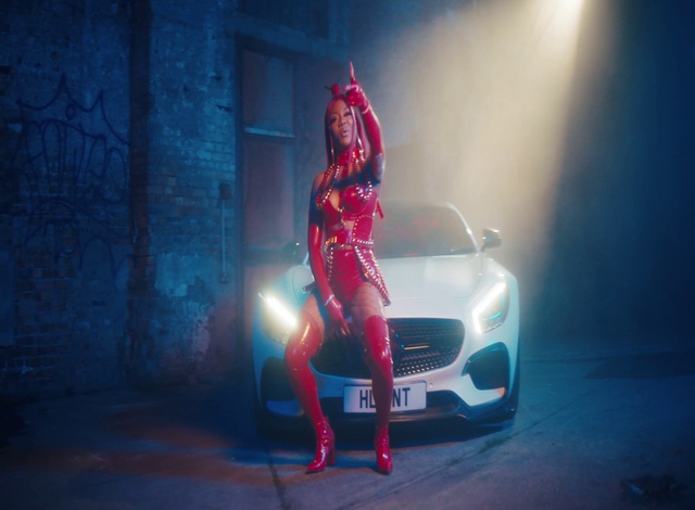 Video Reference: Tire, Land vehicle, Wheel, Vehicle, Automotive lighting, Hood, Car, Automotive design, Flash photography, Automotive tire