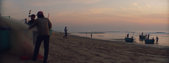 Video Reference: Cloud, Water, Sky, People on beach, Beach, Coastal and oceanic landforms, Dusk, Body of water, Horizon, Sunrise