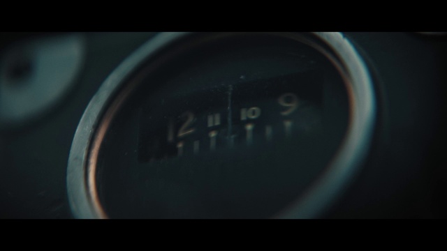 Video Reference: Automotive lighting, Speedometer, Font, Gas, Electric blue, Circle, Measuring instrument, Automotive design, Gauge, Auto part