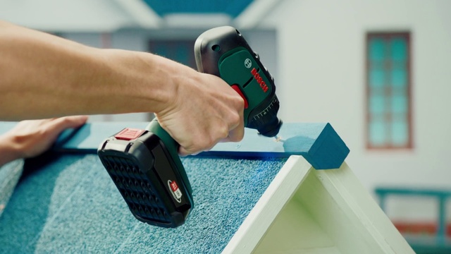 Video Reference: Hand, Window, Finger, Gadget, Communication Device, Wrist, Tool, Power tool, Measuring instrument, Nail