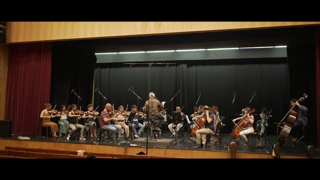 Video Reference: Musical instrument, String instrument, String instrument, Violin, Musician, Classical music, Musical instrument accessory, Violin family, Folk instrument, Band plays