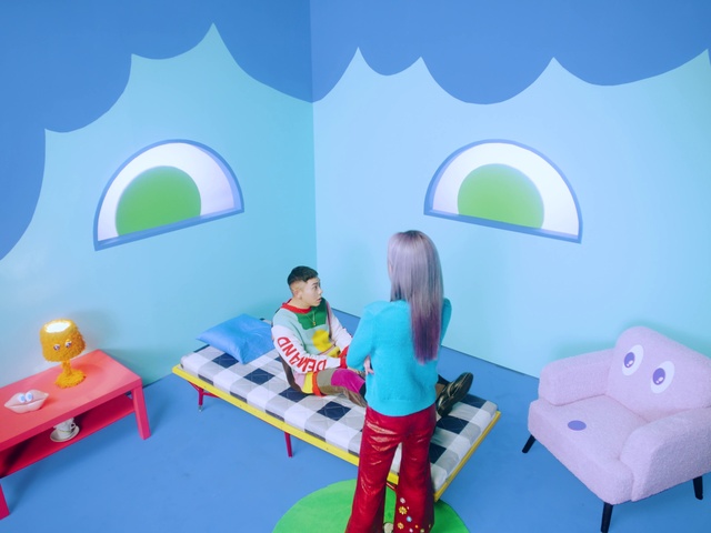 Video Reference: Furniture, Blue, Green, Azure, Yellow, Wall sticker, Comfort, Leisure, Child, Toddler