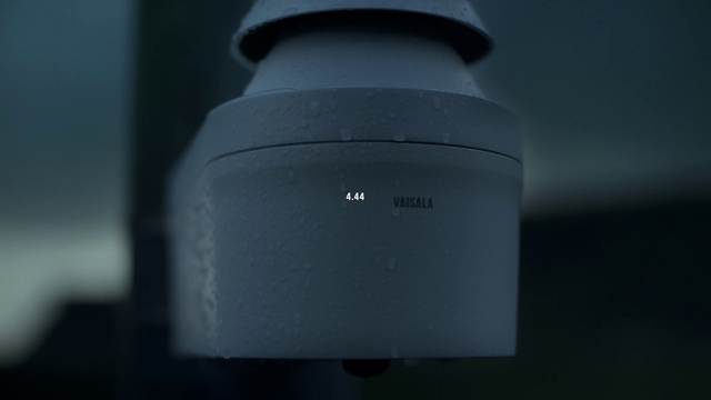 Video Reference: Liquid, Camera accessory, Gas, Tints and shades, Circle, Font, Plastic, Ceiling, Cylinder, Light fixture