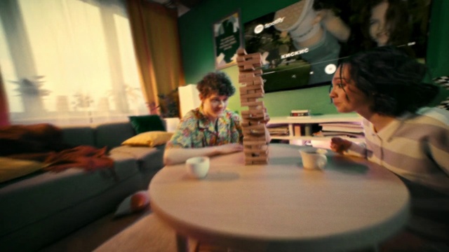 Video Reference: Table, Interior design, Curtain, Leisure, Fun, Event, Recreation, Conversation, T-shirt, Tableware