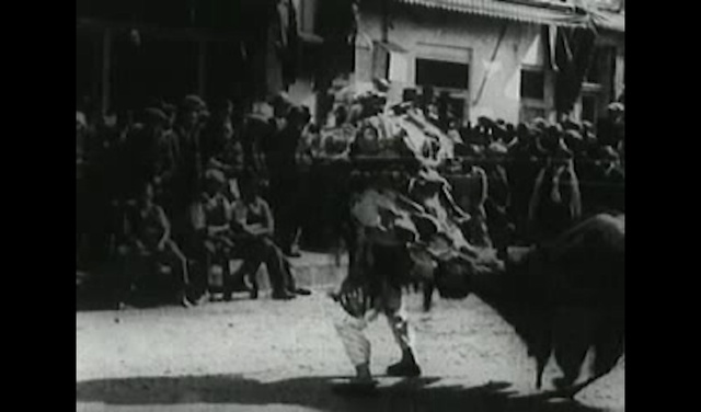 Video Reference: Black-and-white, Event, Monochrome photography, Monochrome, Pole, Building, Vintage clothing, History, Street, Public event