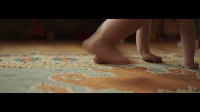 Video Reference: Wood, Gesture, Flooring, Floor, Flash photography, Nail, Hardwood, Barefoot, Tints and shades, Knee