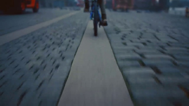 Video Reference: Tire, Road surface, Asphalt, Flooring, Wheel, Thoroughfare, Automotive tire, Sidewalk, Road, City