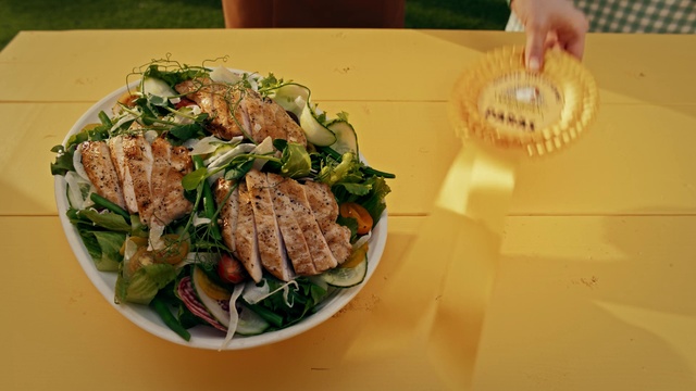 Video Reference: Food, Ingredient, Recipe, Leaf vegetable, Dishware, Cuisine, Plate, Dish, Tableware, Produce