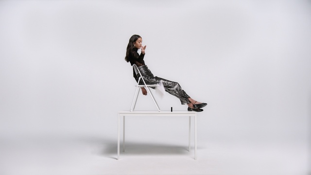Video Reference: Shoe, Sports equipment, Art, Slope, Knee, Vehicle, Balance, Chair, Recreation, Event