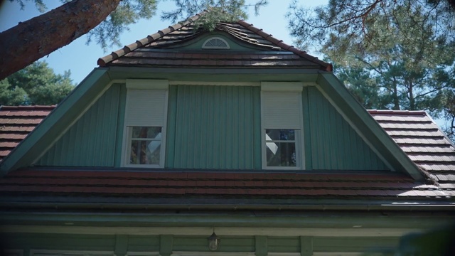 Video Reference: Building, Window, Sky, Tree, Wood, House, Cottage, Shade, Fixture, Siding
