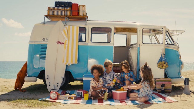 Video Reference: Tire, Wheel, Sky, Vehicle, Window, Motor vehicle, Travel, Mode of transport, Fun, Landscape